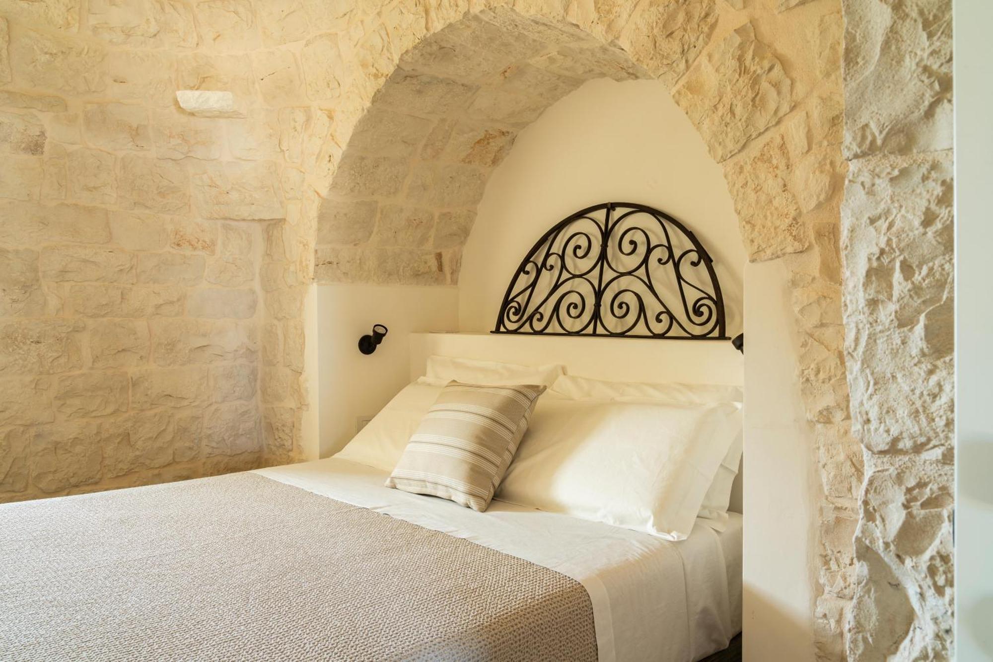 Trullo Jale - Boutique Apartments Ostuni Eksteriør bilde